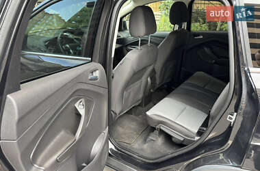 Позашляховик / Кросовер Ford Escape 2014 в 