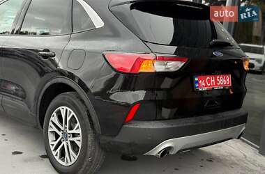 Внедорожник / Кроссовер Ford Escape 2022 в 