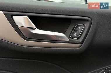 Внедорожник / Кроссовер Ford Escape 2022 в 