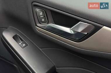 Внедорожник / Кроссовер Ford Escape 2022 в 