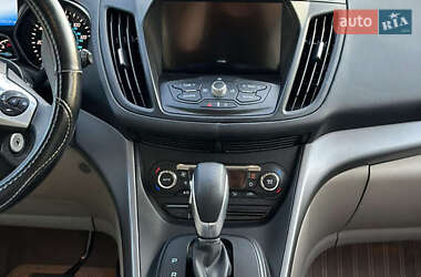 Внедорожник / Кроссовер Ford Escape 2015 в 