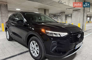 Внедорожник / Кроссовер Ford Escape 2024 в 