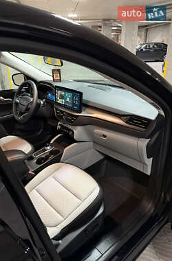 Внедорожник / Кроссовер Ford Escape 2024 в 