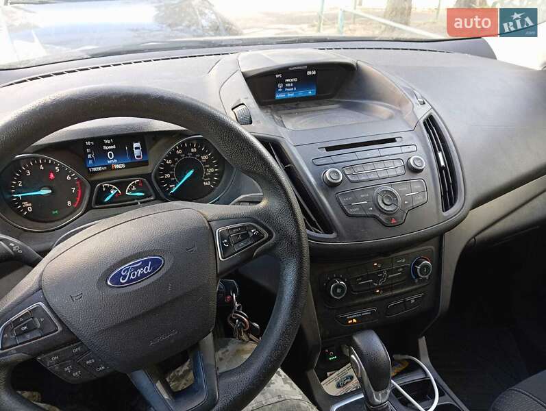 Внедорожник / Кроссовер Ford Escape 2017 в Киеве
