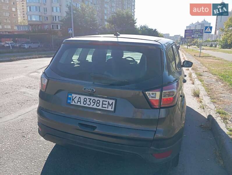 Внедорожник / Кроссовер Ford Escape 2017 в Киеве