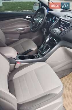 Внедорожник / Кроссовер Ford Escape 2013 в 