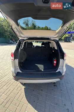 Внедорожник / Кроссовер Ford Escape 2014 в 