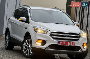 Внедорожник / Кроссовер Ford Escape 2017 в 