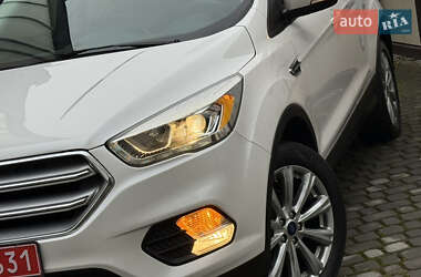 Внедорожник / Кроссовер Ford Escape 2017 в 