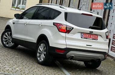 Внедорожник / Кроссовер Ford Escape 2017 в 