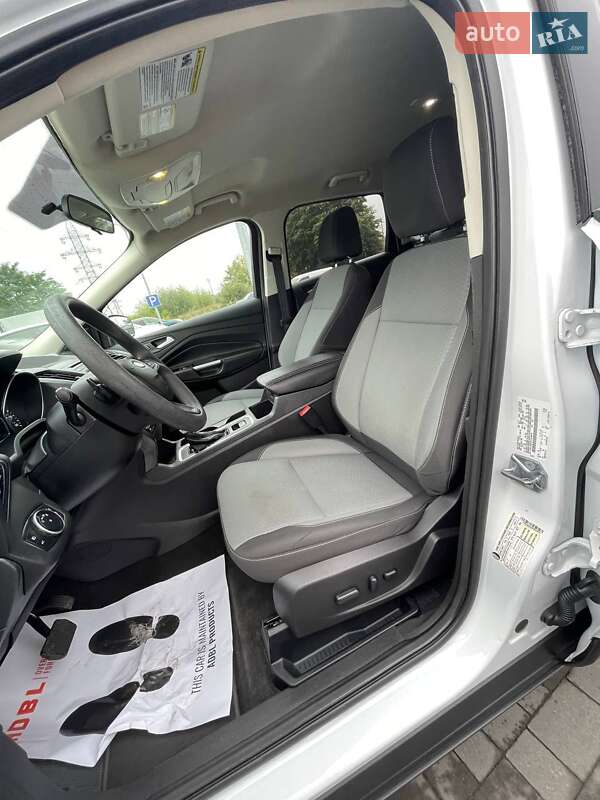 Внедорожник / Кроссовер Ford Escape 2017 в Львове