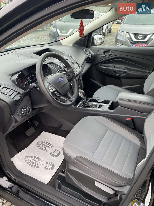 Внедорожник / Кроссовер Ford Escape 2017 в Львове