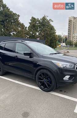 Внедорожник / Кроссовер Ford Escape 2016 в Киеве