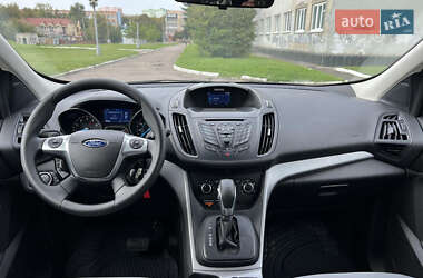 Внедорожник / Кроссовер Ford Escape 2015 в 