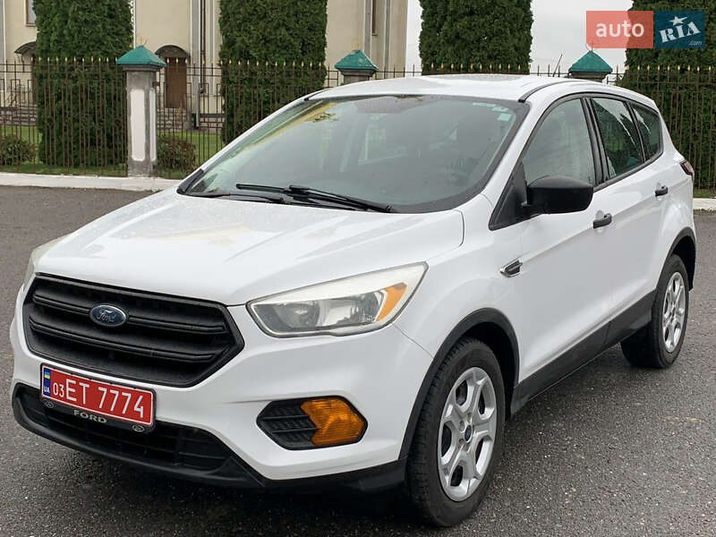 Внедорожник / Кроссовер Ford Escape 2017 в 