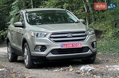 Внедорожник / Кроссовер Ford Escape 2017 в 