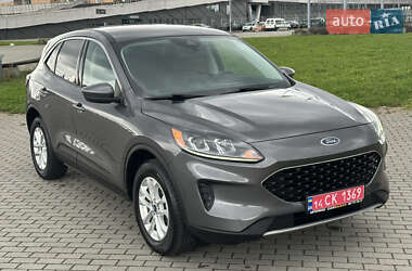 Позашляховик / Кросовер Ford Escape 2021 в 