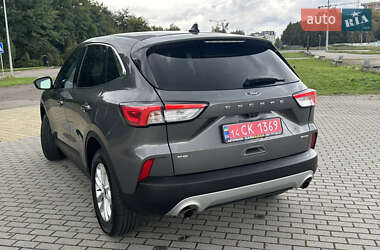 Позашляховик / Кросовер Ford Escape 2021 в 