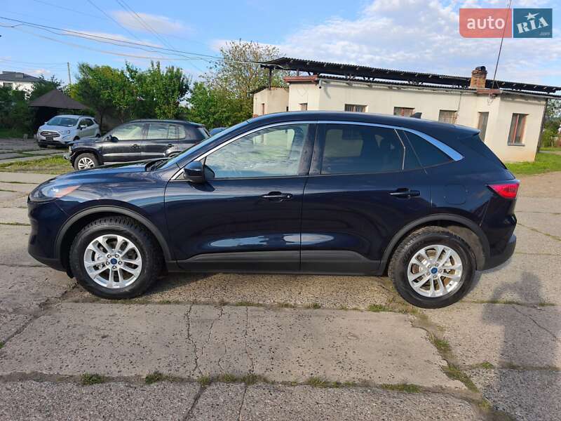 Позашляховик / Кросовер Ford Escape 2021 в Стрию