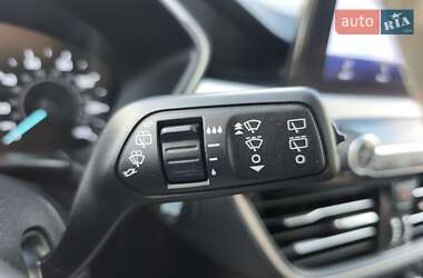 Внедорожник / Кроссовер Ford Escape 2021 в 