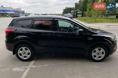 Внедорожник / Кроссовер Ford Escape 2019 в 