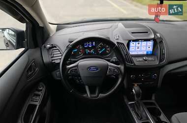 Внедорожник / Кроссовер Ford Escape 2019 в 