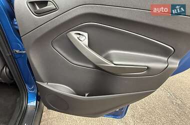 Внедорожник / Кроссовер Ford Escape 2019 в 
