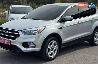 Внедорожник / Кроссовер Ford Escape 2017 в 