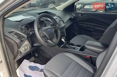 Внедорожник / Кроссовер Ford Escape 2017 в 