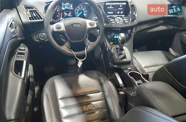 Внедорожник / Кроссовер Ford Escape 2015 в 