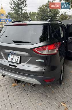 Внедорожник / Кроссовер Ford Escape 2016 в 