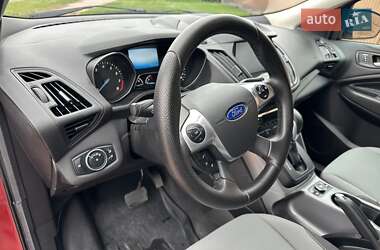 Внедорожник / Кроссовер Ford Escape 2015 в 