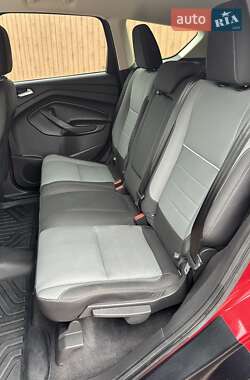 Внедорожник / Кроссовер Ford Escape 2015 в 