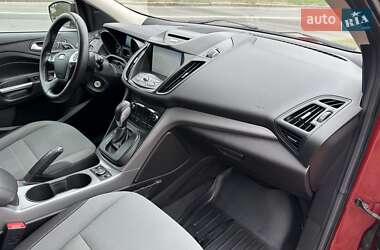 Внедорожник / Кроссовер Ford Escape 2015 в 
