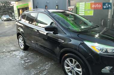 Внедорожник / Кроссовер Ford Escape 2018 в 
