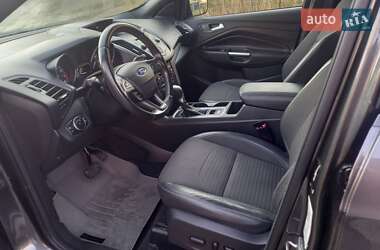 Позашляховик / Кросовер Ford Escape 2017 в 