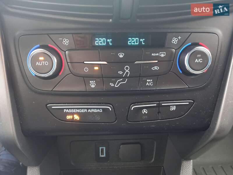 Позашляховик / Кросовер Ford Escape 2017 в Івано-Франківську