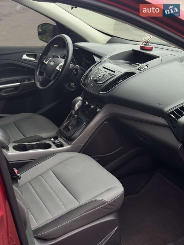 Внедорожник / Кроссовер Ford Escape 2015 в Дубно