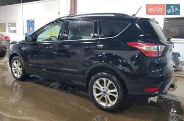 Внедорожник / Кроссовер Ford Escape 2018 в 