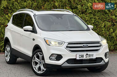Внедорожник / Кроссовер Ford Escape 2019 в Стрые
