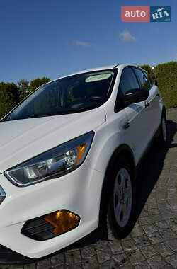 Внедорожник / Кроссовер Ford Escape 2017 в 