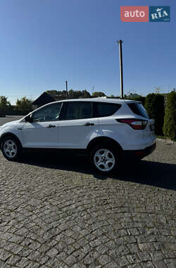 Внедорожник / Кроссовер Ford Escape 2017 в 
