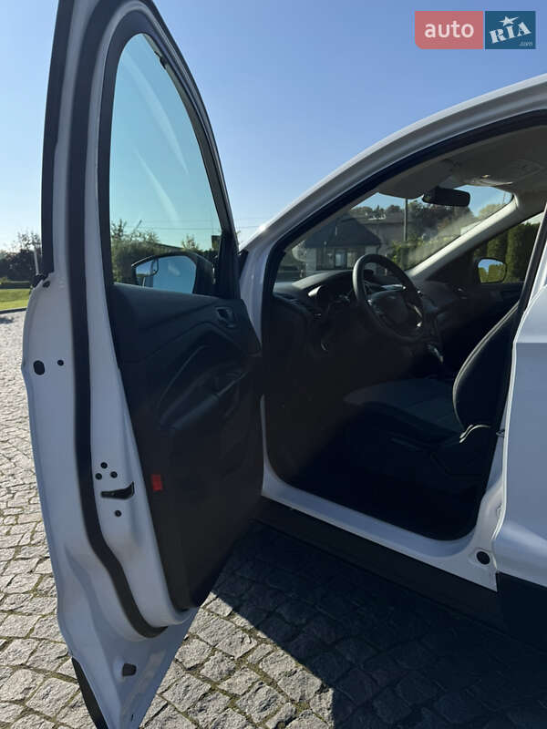 Внедорожник / Кроссовер Ford Escape 2017 в Жовкве