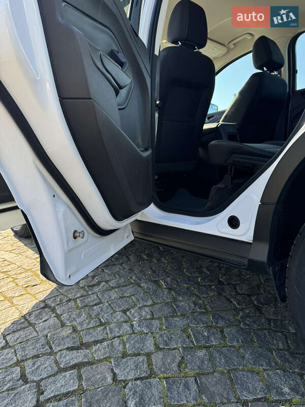 Внедорожник / Кроссовер Ford Escape 2017 в Жовкве