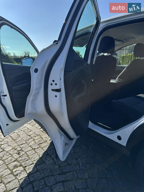 Внедорожник / Кроссовер Ford Escape 2017 в Жовкве