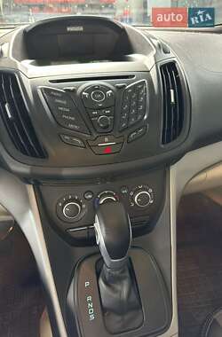Внедорожник / Кроссовер Ford Escape 2015 в 