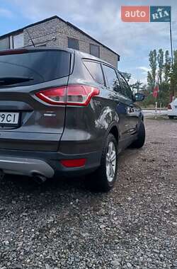Внедорожник / Кроссовер Ford Escape 2015 в 