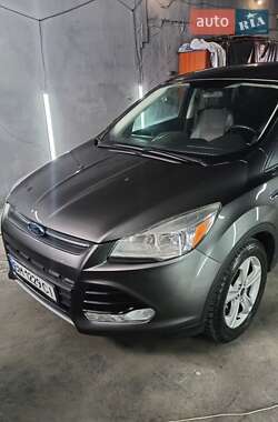 Внедорожник / Кроссовер Ford Escape 2015 в 