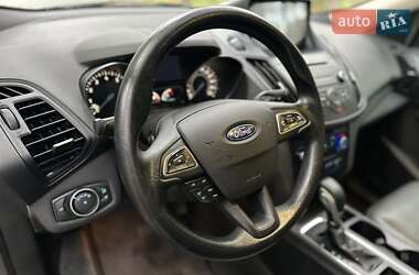 Внедорожник / Кроссовер Ford Escape 2017 в 