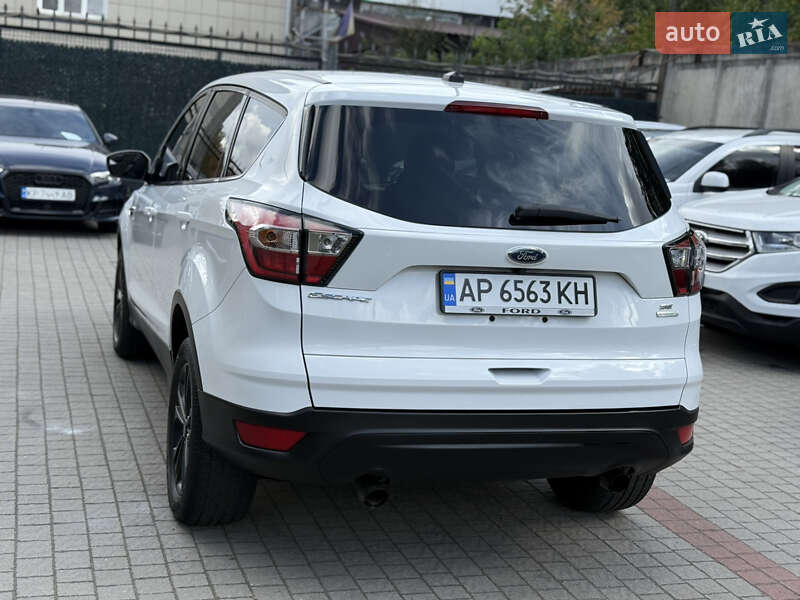 Внедорожник / Кроссовер Ford Escape 2017 в Запорожье